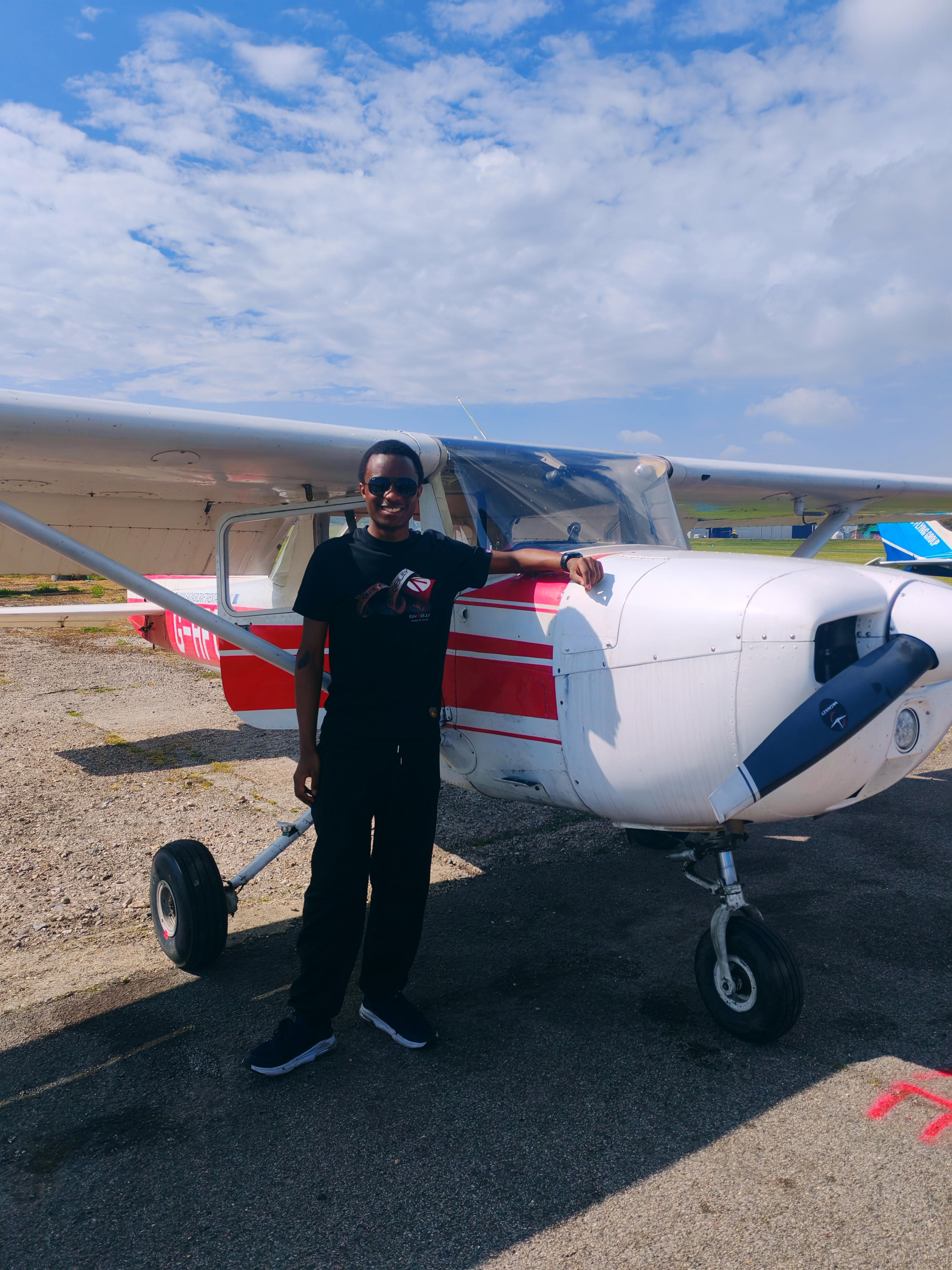 Alim next to a C150